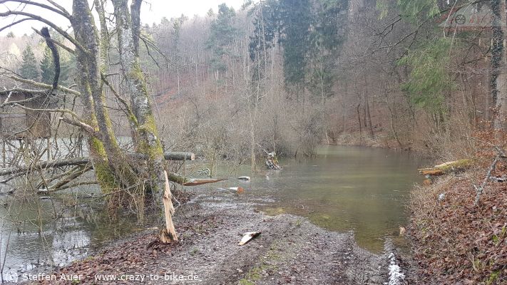 Noch immer zahlreiche Seen wo normalerweise keine sind